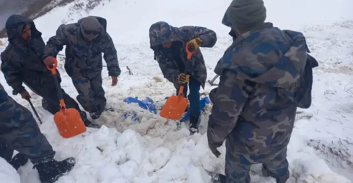 हिउँपहिरोमा बेपत्ता भएको ३२ दिनपछि शव फेला