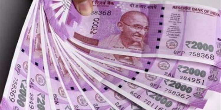 भारतमा २ हजार रुपयाका आधा नोट बैंकमा फर्किए