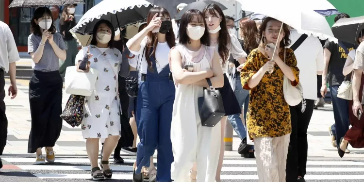 धेरै बच्चा जन्माउन प्रोत्साहन गर्दै जापान