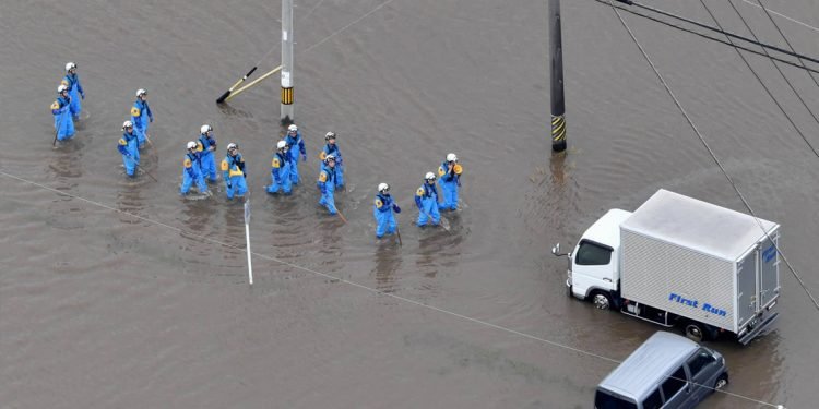 भारी वर्षापछिको बाढीले मध्य–जापानमा तीनको मृत्यु, ९९० घरमा क्षति