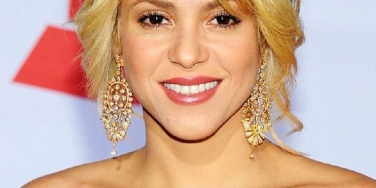 हामिल्टनसँग प्रेममा परिन् शाकिरा