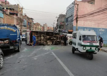 ललितपुरमा बस दुर्घटना, १९ जना घाइते