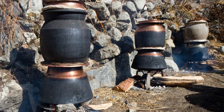 म्याग्दीको मालिका गाउँपालिकाले घरेलु मदिरा ‘ब्राण्डिङ’ गर्ने