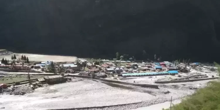 वर्षा हुँदा झस्किछन् मनाङवासी