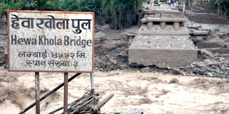 पाँचथर बाढीः बेपत्ता पाँच जनाको खोजी जारी, ठूलो परिमाणमा भौतिक संरचनामा क्षति