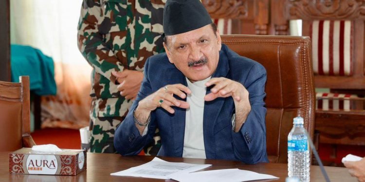 बरु सरकार ढले ढल्छ, बजेट संशोधन नहुने अर्थमन्त्री महतको अडान