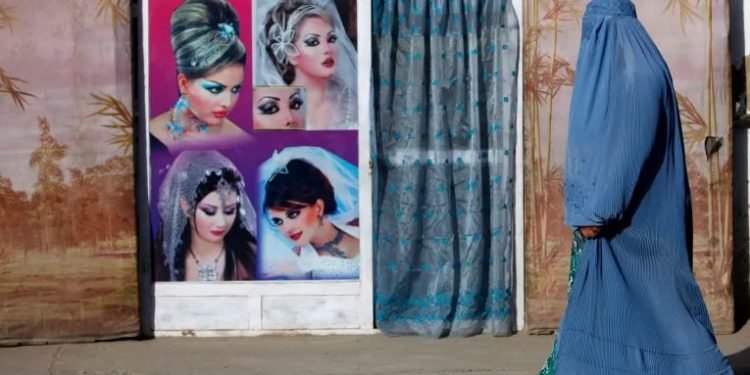 अफगानिस्तानमा एक महिनाभित्र ब्युटीपार्लर बन्द गर्न तालिवानको आदेश