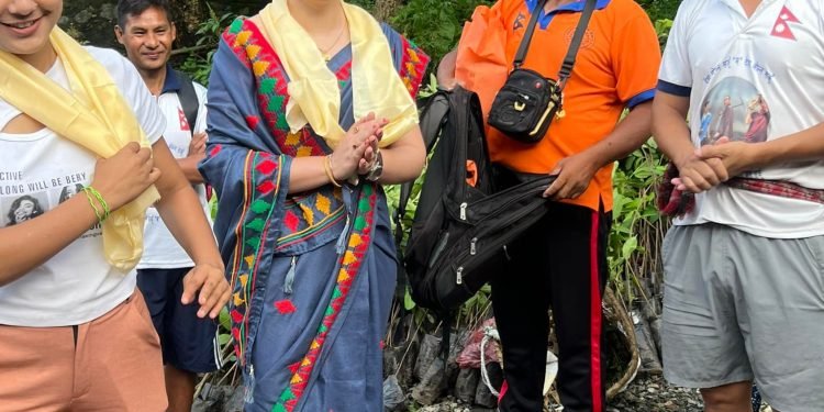 धरानका मेयर हर्कलाई भेटेपछि ऋषि धमला पत्नी एलिजाले सक्रिय राजनीति छाडिन्