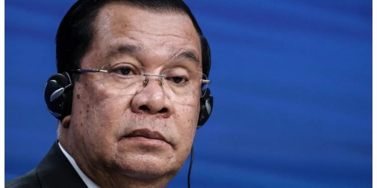 कम्बोडियास्थित फेसबुकका प्रतिनिधिलाई देश निकाला