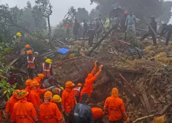 भारतको महाराष्ट्रमा पहिरो, २७ जनाको शव भेटियो, ६० बेपत्ता