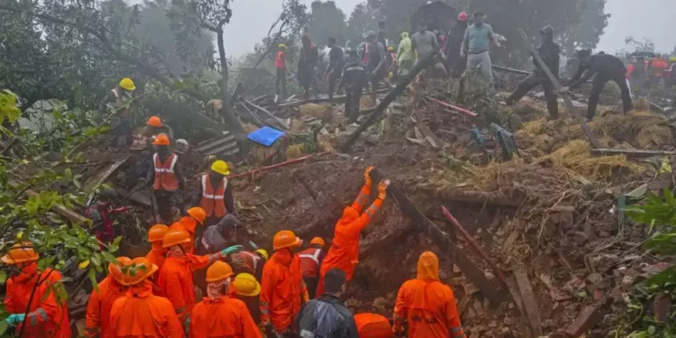 भारतको महाराष्ट्रमा पहिरो, २७ जनाको शव भेटियो, ६० बेपत्ता