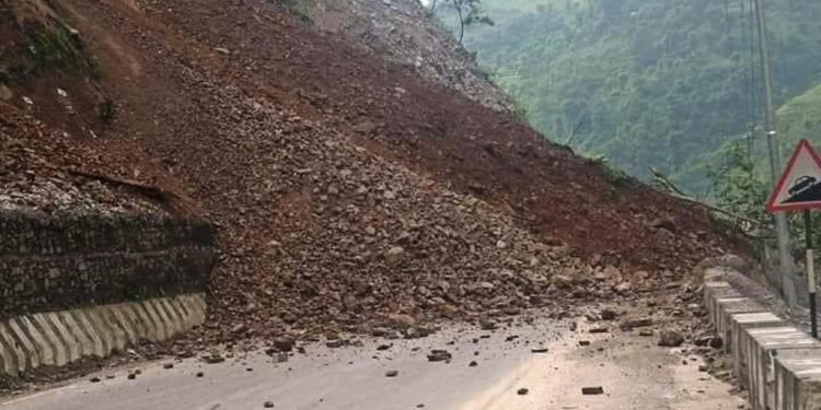 नारायणगढ–मुग्लिन सडक अवरुद्ध