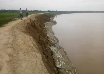नदी कटान नियन्त्रणका लागि तटबन्ध