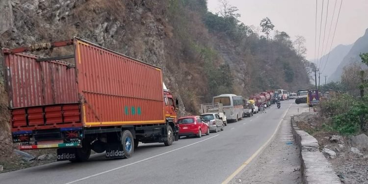 नारायणगढ–मुग्लिन सडक पुनः अवरुद्ध