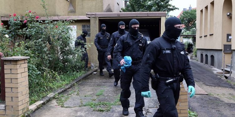 आतङ्कवादी आक्रमाणको योजना बनाएको आरोपमा सात जना पक्राउ