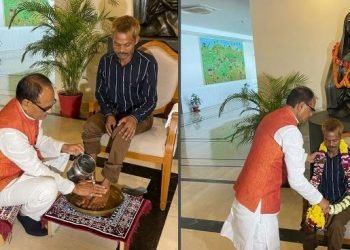 युवामाथि पिसाब प्रकरणः मध्यप्रदेशका मुख्यमन्त्री पीडितको खुट्टा धोएर मागे माफि