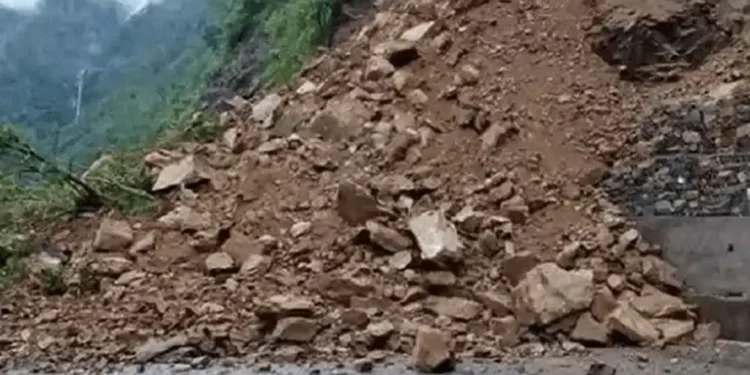 जयपृथ्वी राजमार्गः दैनिक पहिरो, यात्रु सास्तीमा
