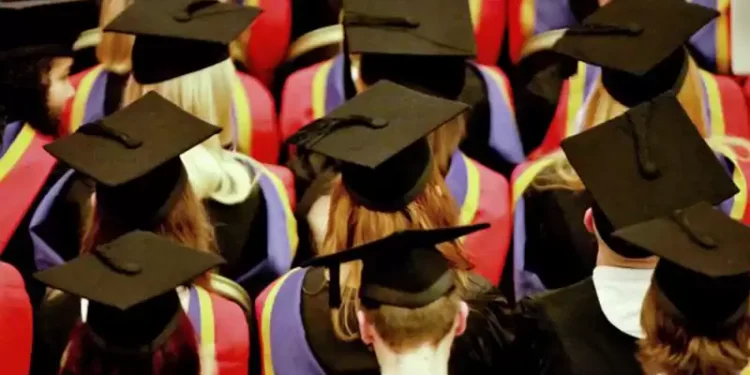 श्रीलङ्कामा निजी विश्वविद्यालयहरूमा अध्ययन गर्न विद्यार्थीहरूलाई ब्याजरहित ऋणको व्यवस्था