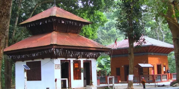 वाल्मीकि आश्रम जान पुल बन्यो, बाटो बनेन