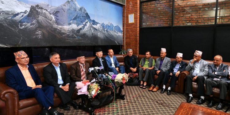 एमाले अध्यक्ष ओली स्वदेश फिर्ता