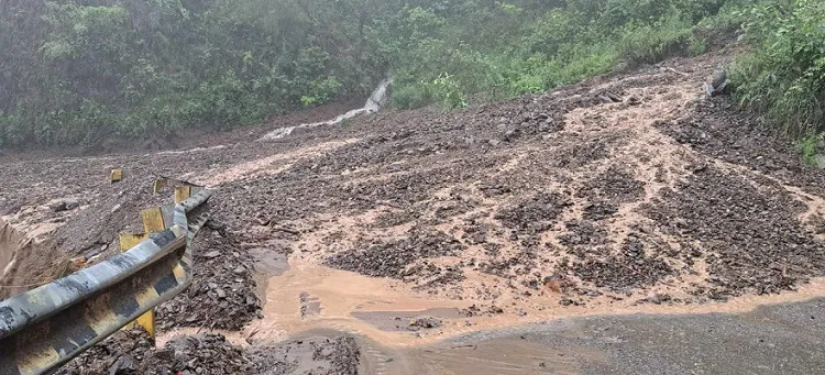 सिद्धार्थ राजमार्ग अवरुद्ध