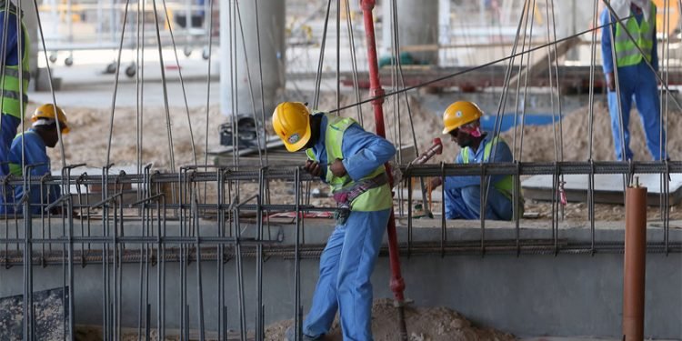 श्रमिकको न्यूनतम तलब साउनबाट बढाउन सिफारिस