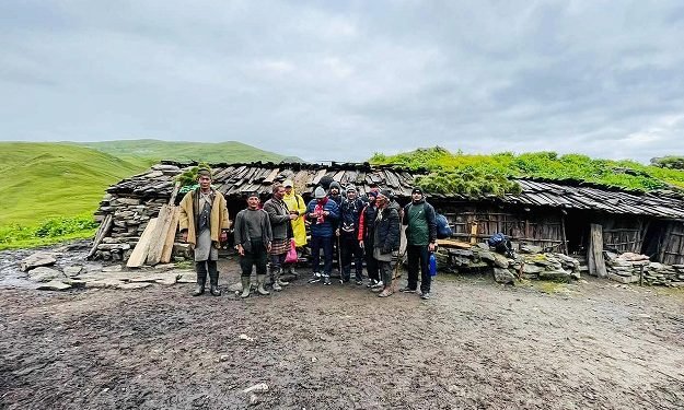 बुकीमै पुगेर लम्पी स्किनको उपचार