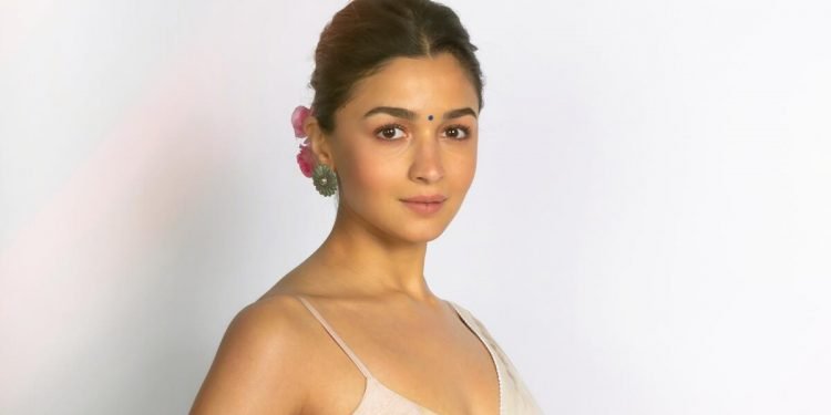 राष्ट्रिय फिल्म अवार्ड पाए पछि आलिया भट्ट मख्ख