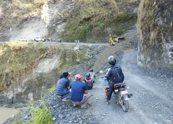 बेनी–जोमसोम र बेनी–दरवाङ सडकमा पहिरोको जोखिम