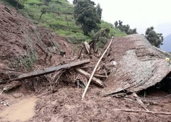 बागलुङमा पहिरोले दुई घर भत्किए, दर्जनौँ बढी घर उच्च जोखिममा