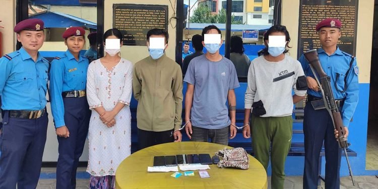 बहिनी होटलमा बोलाउने, दाई थर्काउँदै ब्ल्याकमेलिङ गर्ने