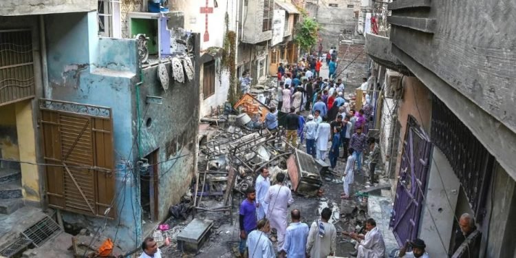 पाकिस्तान २१ चर्चमा आक्रमण, अहिलेसम्म १३५ जना पक्राउ