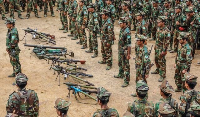 क्रूर सेनासँग भाग्दै–भिड्दै ‘विद्रोही बर्मेली’हरू