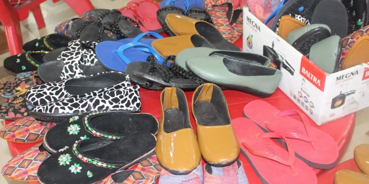 आमा समूहद्वारा व्यावसायिक ‘फेन्सी चप्पल’ उत्पादन