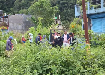 सकियो पोखराको फिर्के खोलाको सिमाङ्कन, खोलामाथिनै घर