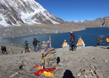 पर्यटकको आकर्षण केन्द्र बन्दै हिमताल