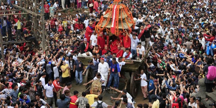 इन्द्रजात्रा हेर्न विदेशी र स्वदेशी पाहुनालाई निम्तो