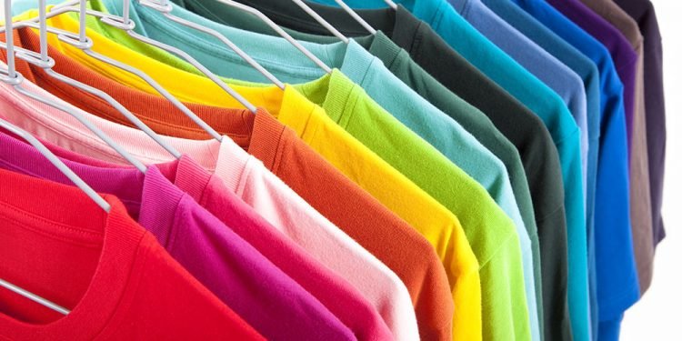 कुन बार कस्तो रङको लुगा लगाउँदा शुभ मानिन्छ ?