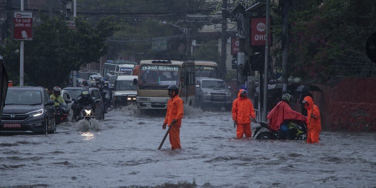 काठमाडौँका विभिन्न क्षेत्र जलमग्न, सचेत रहन आग्रह