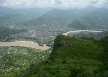 पर्यटकीयस्थल मानुङकोटमा चहलपहल घट्यो
