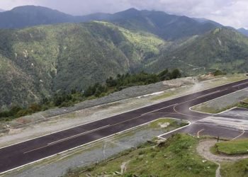 ठेकेदारको ढिलासुस्तीले पशुचौपायाको गोठ बन्यो ताल्चा विमानस्थलको टर्मिनल भवन