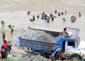 सम्झौताविना नदीजन्य वस्तुको उत्खनन्