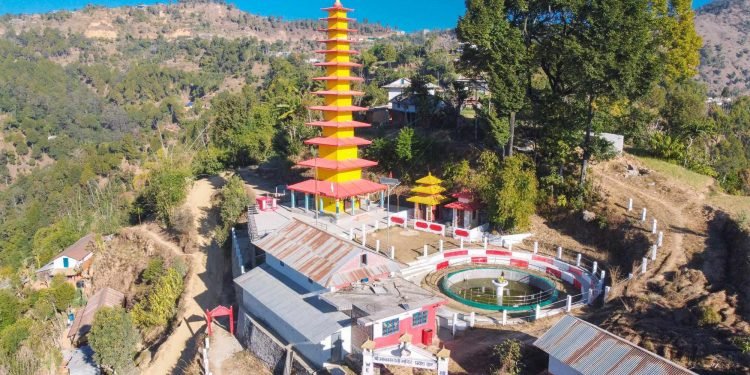 ऐतिहासिक १३ तले मन्दिर ओझेलमा