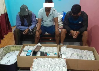 नक्कली नोटसहित तीन जना पक्राउ