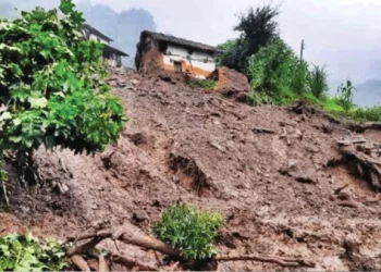 पहिराले उत्तरी गोरखाको झोङगाउँका १० घर जोखिममा