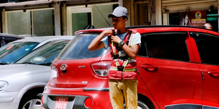 व्यावसायिक भवनले पार्किङ शुल्क लिन नपाउने