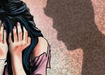 संरक्षकबाटै बलात्कृत