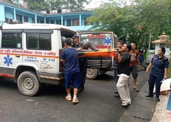 तुलसीपुर दाङबाट काठमाडौँतर्फ आउँदै गरेको बस धादिङमा दुर्घटना