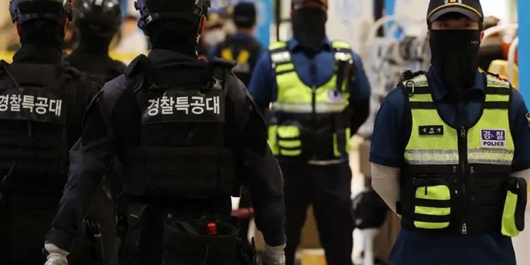 दक्षिण कोरियामा छुरा प्रहारबाट १४ जना घाइते