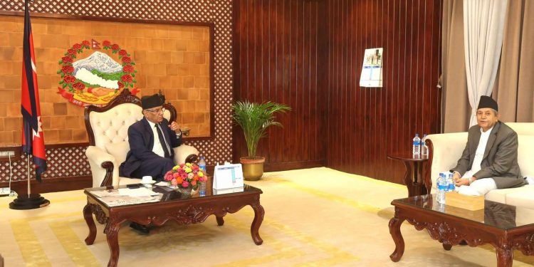 सदन खुलाउन प्रधानमन्त्री प्रचण्डले एमाले अध्यक्ष ओलीसँग छलफल गर्ने